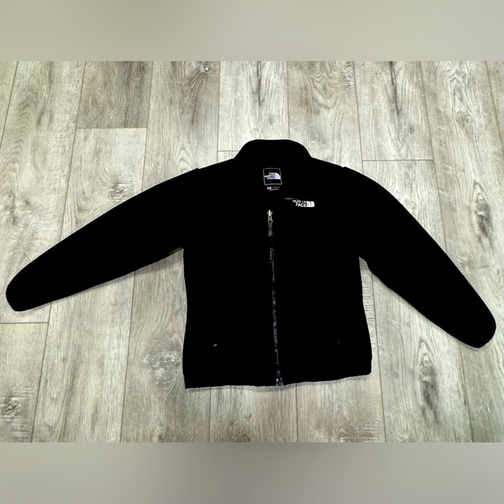 North Face Girls Denali
Size - Small 
Like New